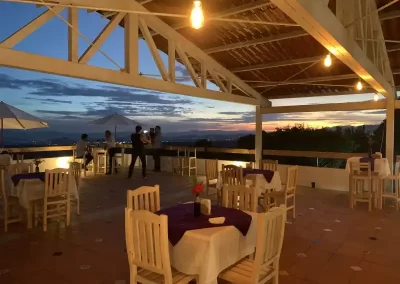 atardecer en la terraza bar